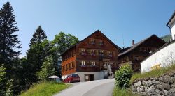 GRUPPENHAUS ALTER PFARRHOF | SCHRÖCKEN | ARLBERG